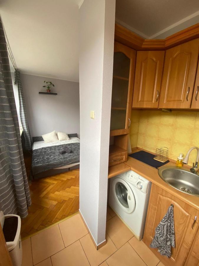 Night Host Matejki 4 Free Parking Apartment บือตอม ภายนอก รูปภาพ