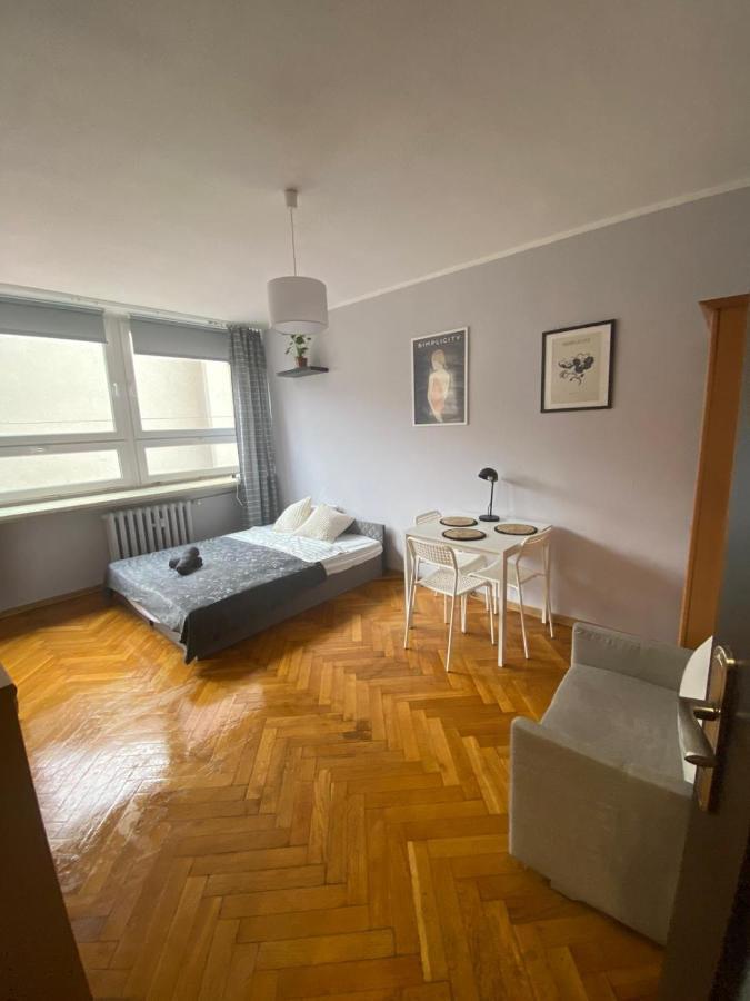 Night Host Matejki 4 Free Parking Apartment บือตอม ภายนอก รูปภาพ